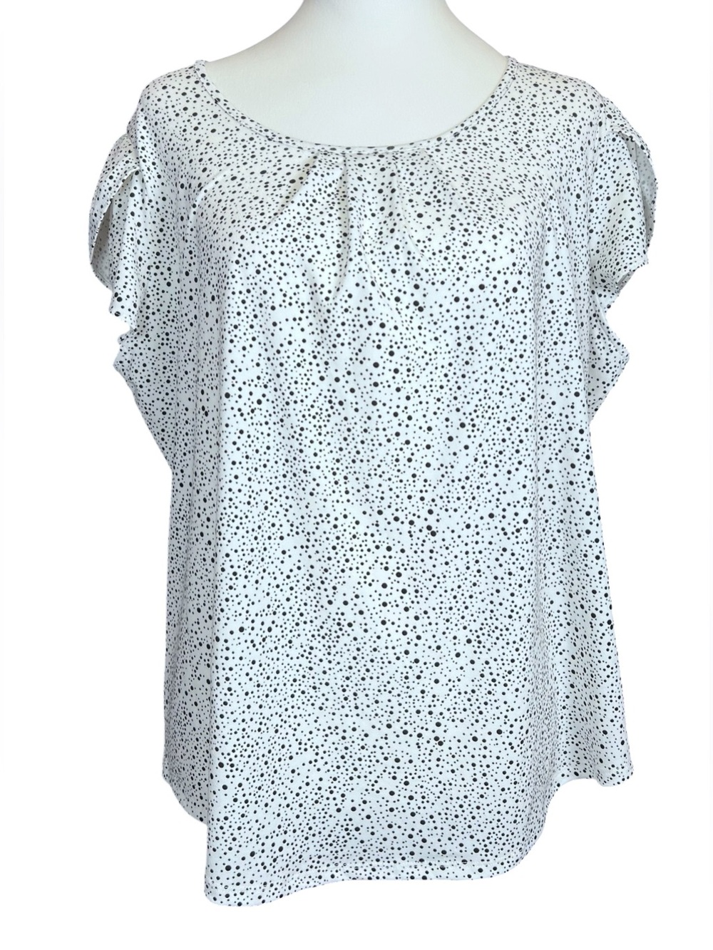Adrianna Papell Pleated Scoop Neck Blouse White Black Polka Dot Flutter Sleeve L